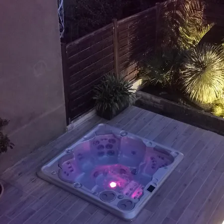 En Avec Jacuzzi * Béziers