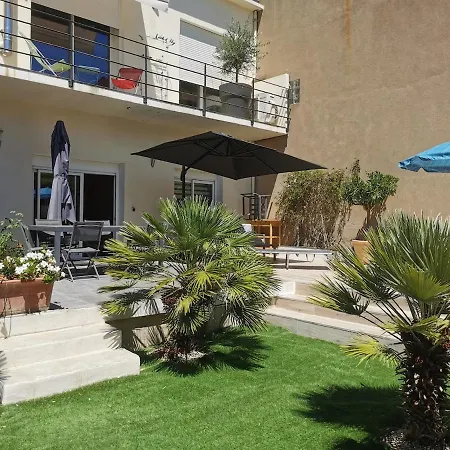 En Avec Jacuzzi Appartement *